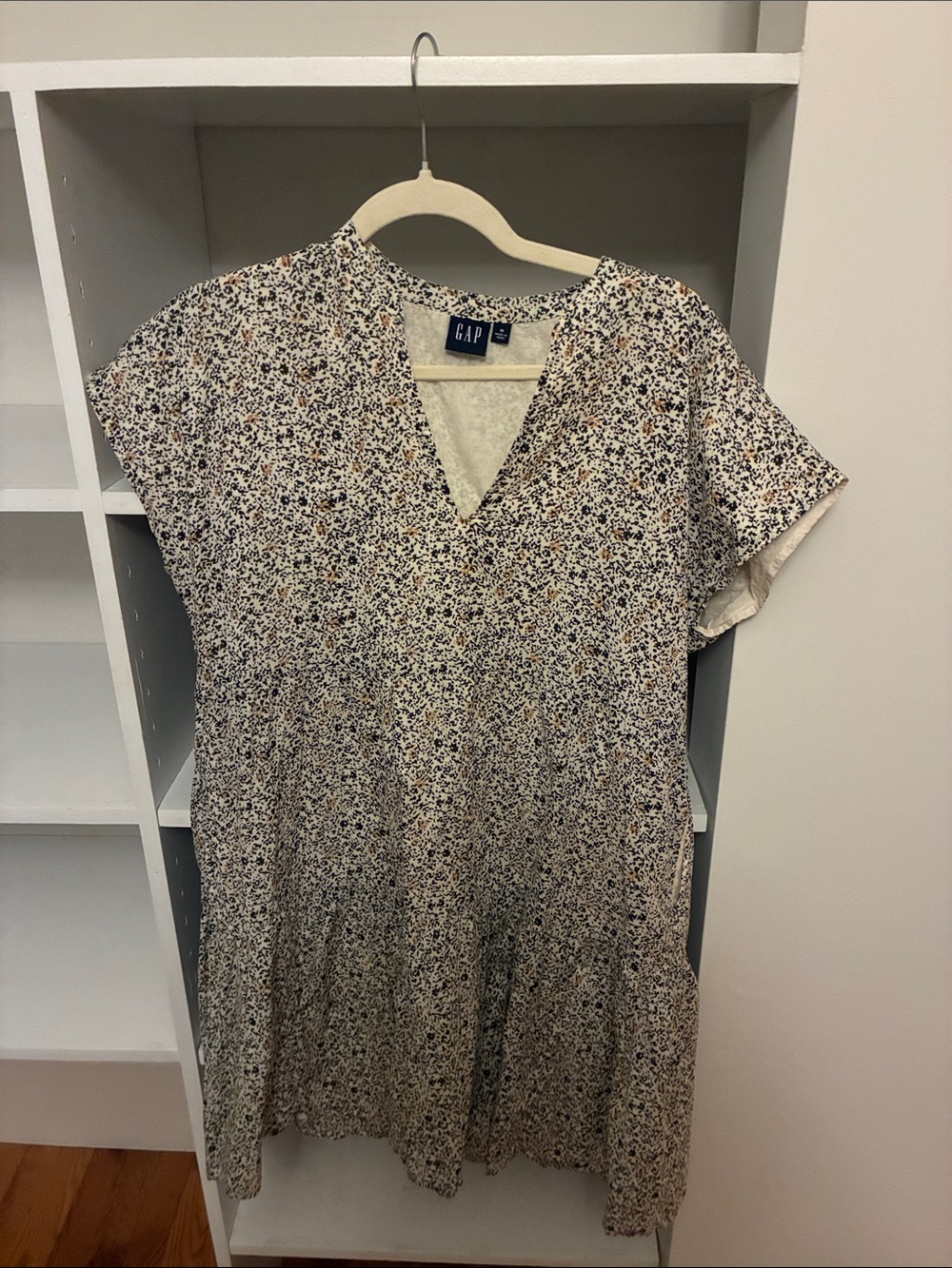 GAP Cream Floral V-Neck Short Sleeve Dress
